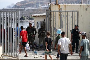 Ceuta, ancora 5mila migranti in città: “Emergenza non è finita”