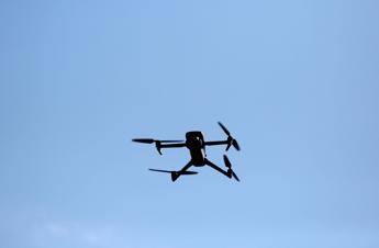 Drone con esplosivo trovato all’aeroporto di Lipsia, era vicino ad aereo ucraino