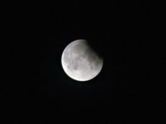 Eclissi lunare del 28 agosto, a che ora e dove vederla in Italia: la mappa e i consigli