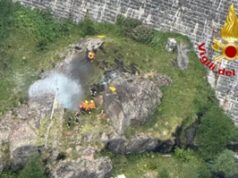 Elicottero precipita e prende fuoco in Piemonte: due morti a Ossola