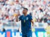 Eterno Dzeko, a 40 anni arriva il rinnovo con lo Schalke 04