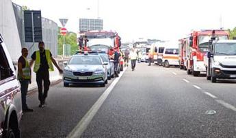 Incidente sulla Rieti-Terni tra un pullman, un camper e due auto: 5 morti e 5 feriti