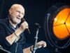“L’alcol mi ha quasi ucciso”. Phil Collins racconta il ricovero e la rinascita