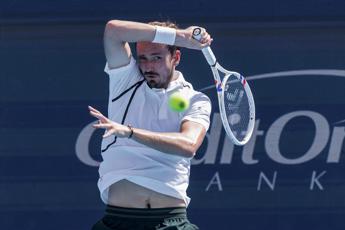 Medvedev eliminato a sorpresa a Winston-Salem: “Forse dovrei lasciare il tennis…”