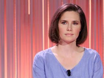 Omcidio Meredith, Amanda Knox presenta ‘Cartwheel’: “Uso la comicità per raccontare il trauma”