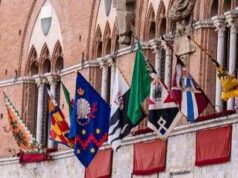 Palio di Siena, esposta la bandiera verde: rinviato per maltempo