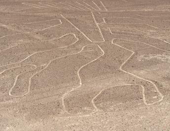 Perù, aereo con italiani a bordo sorvolava Linee di Nazca: cosa sono