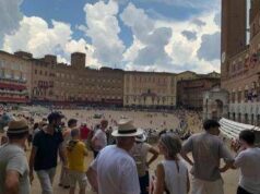 Siena, temporale sulla città: Palio a rischio rinvio