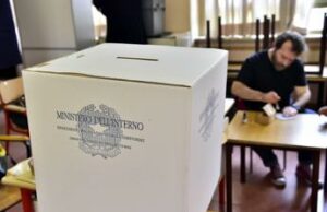 Sondaggio politico, Fratelli d’Italia stabile e Pd cala. Vannacci sale ancora