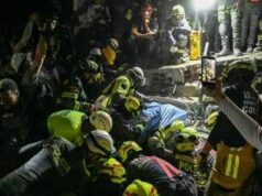 Terremoto in Colombia, donna di 32 anni estratta viva dalle macerie di un albergo tre giorni dopo il sisma: “C’è speranza”