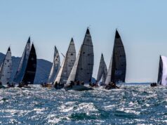 Vela, un mese alla 76.a CentoMiglia. Da Gargnano a Desenzano una regata tra le affascinanti coste del Lago di Garda Vela