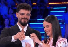 Affari Tuoi, primo gender reveal durante la puntata: Ylenia aspetta un maschietto