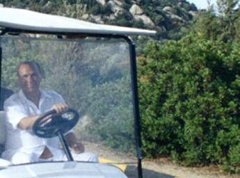 Berlusconi, figli e amici storici arrivati in Sardegna: pranzo di famiglia a Villa Certosa in ricordo del Cav