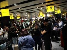 Caos voli nel Regno Unito, il bilancio: oltre 1.000 cancellati per un guasto tecnico