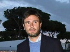 Di Battista, l’operazione a Cuba e il rientro slittato: per ora l’ex M5S non torna in Italia
