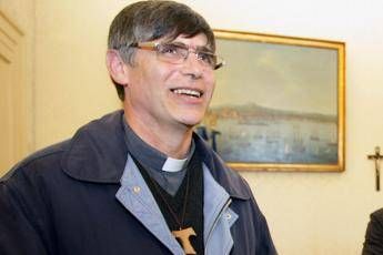 Don Patriciello: “Nozze ‘Me contro Te’ a pagamento ci interrogano, nel rapporto coi giovani qualcosa si è inceppato”