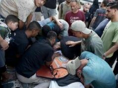 Edificio crolla nella notte a Gaza, almeno 11 morti: “50 bambini tra le 100 persone intrappolate, stavano dormendo”
