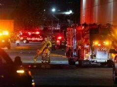 Elicottero di una tv precipita mentre filma un incidente stradale: almeno 3 morti, tragedia a Los Angeles