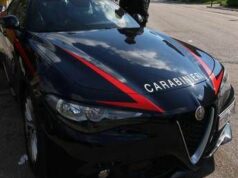Ferrara, entra armato nel liceo e tenta di colpire un 15enne: arrestato