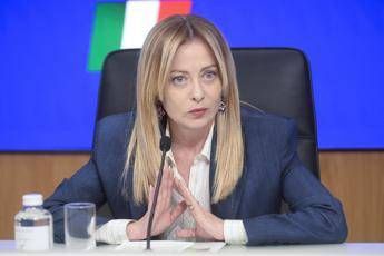 Forum Cernobbio, il sondaggio promuove il governo Meloni e boccia l’opposizione