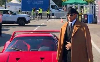 Gp Monza, l’arrivo in grande stile di Hamilton sulla Ferrari F40