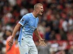 “Il Var ha sbagliato”, Manchester City vince il derby con gol irregolare e gli arbitri si scusano