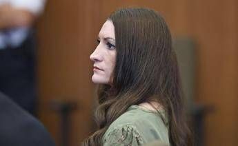 Il processo a Lindsay Clancy è nullo, un giurato dice no a infermità mentale per la donna che uccise 3 figli