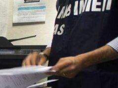 Insetti e vermi in alimenti per bambini, sequestri e una denuncia a Napoli