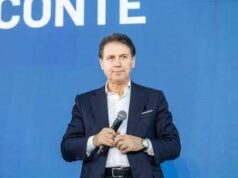 M5S, la base approva il programma in 20 punti: “L’invio di armi all’Ucraina allontana la pace”