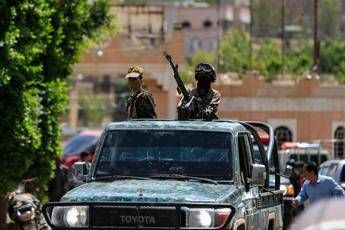 Medioriente, Camera Usa a maggioranza repubblicana chiede a Trump fine guerra in Iran. Houthi: “Abbattuto caccia saudita”