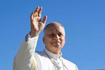 Papa Leone, oggi comincia il suo viaggio apostolico in Francia: cuore della laicità, Macron non parteciperà alle messe