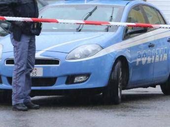 Roma, cadavere con ferita da arma da taglio al collo trovato nei pressi della stazione Prenestina