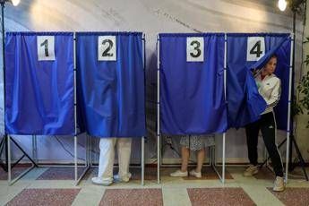 Russia al voto, partecipazione alle 15 al 52,6%: superato il dato delle precedenti consultazioni