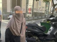 Sangiuliano pubblica foto di donna con niqab a Napoli: “Ecco pericolo islamizzazione”
