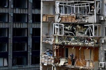 Ucraina, Kiev ancora sotto attacco: missili e droni russi contro la capitale