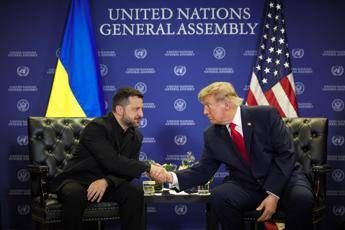 Ucraina, Zelensky vede Trump: “Vogliamo entrambi che la guerra finisca prima dell’inverno”