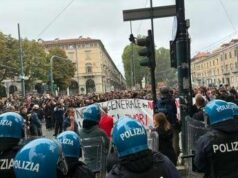 Vannacci a Torino, la protesta contro il generale e il seminario della polizia