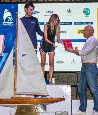 Vela, Tea Faoro, armatrice-timoniera la prima donna a vincere la Centomiglia internazionale del Garda Vela