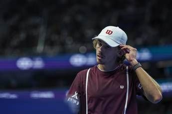 De Minaur ‘punge’ Zverev: “Alcuni impiegano troppo tempo per servire”