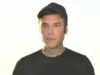 Fedez nei guai, la denuncia di due ragazzi: “Presi a pugni da un suo bodyguard per un selfie”