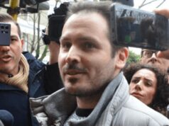 Garlasco, i consulenti di Sempio: “Il killer di Chiara Poggi indossa scarpe taglia 40. Impronta 33? Non è di Andrea”