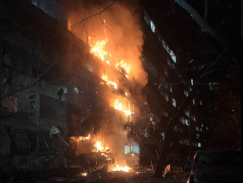 Guerra Russia-Ucraina, attacco su Kiev: “6 morti e 22 feriti”. Droni verso Mosca: temporaneamente chiusi gli aeroporti