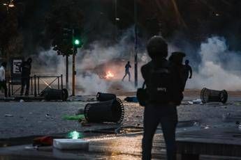 Guerriglia a Milano, pm: “Da arrestati azioni distruttive di rara violenza”