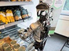 I robot lavorano al supermercato in Danimarca, gli umanoidi tra scaffali e casse