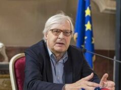 Sgarbi resta in Terapia intensiva al Gemelli e continua le terapie, condizioni critiche stabili