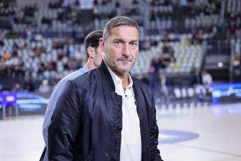 Totti e la prima visita alla prostata: “Dottore, cosa vorrebbe fare con questo arnese…?”