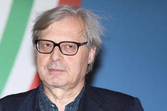 Vittorio Sgarbi ricoverato a Roma, la nota della sorella Elisabetta e di Sabrina Colle: “Notizie false su sua salute”