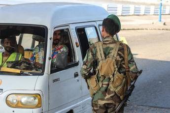 Yemen, tv “Esplosioni ad Aden, aeroporto sotto attacco di missili Houthi”