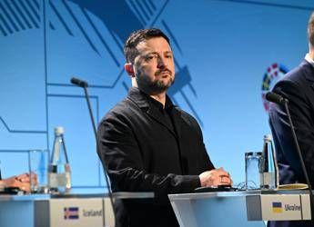 Zelensky allarma l’Europa: “20 milioni di profughi se l’Ucraina cade”