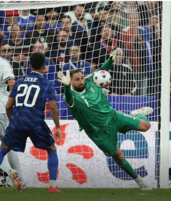 Donnarumma super salva l’Italia da una Francia talentuosa. Bastoni pareggia il supergol di Olise Italia